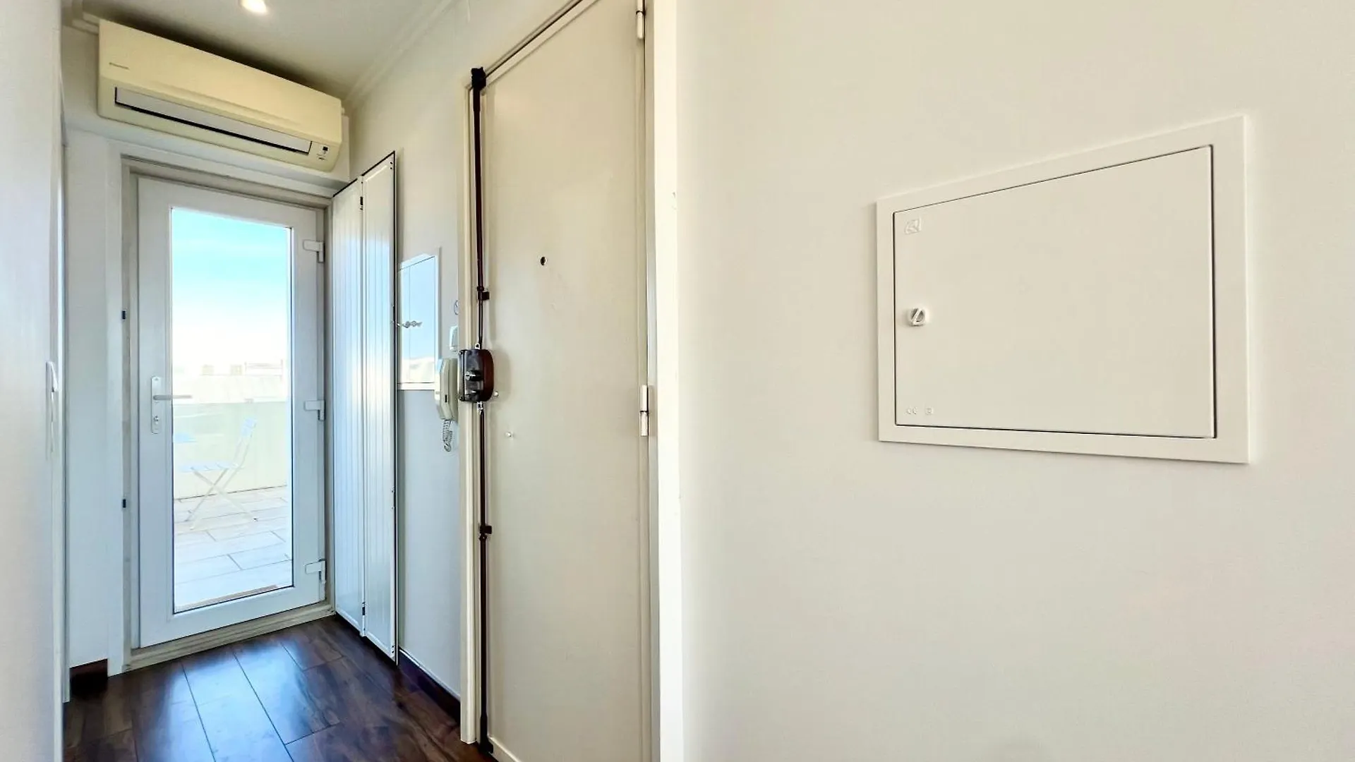 Home Out Saldanha Lisbon Apartment
