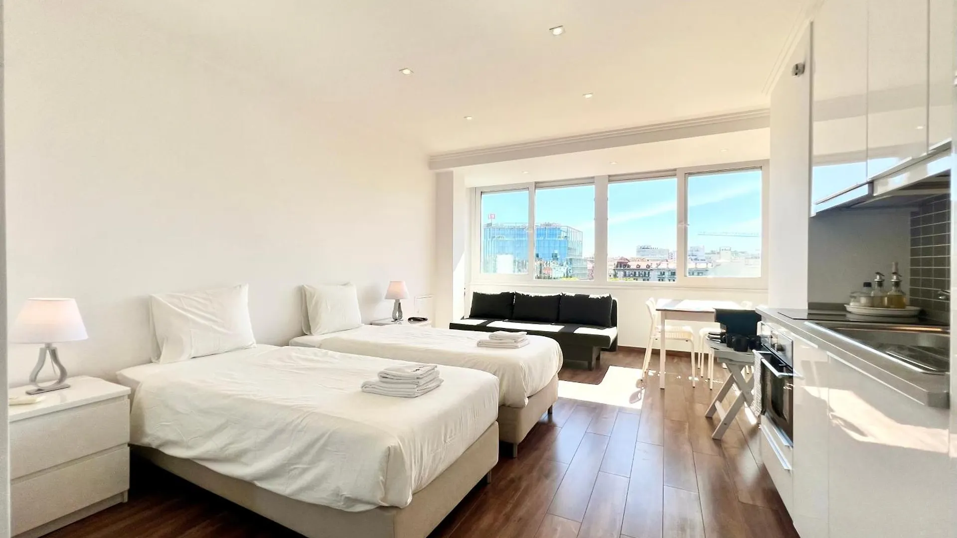Home Out Saldanha Lisbon Apartment