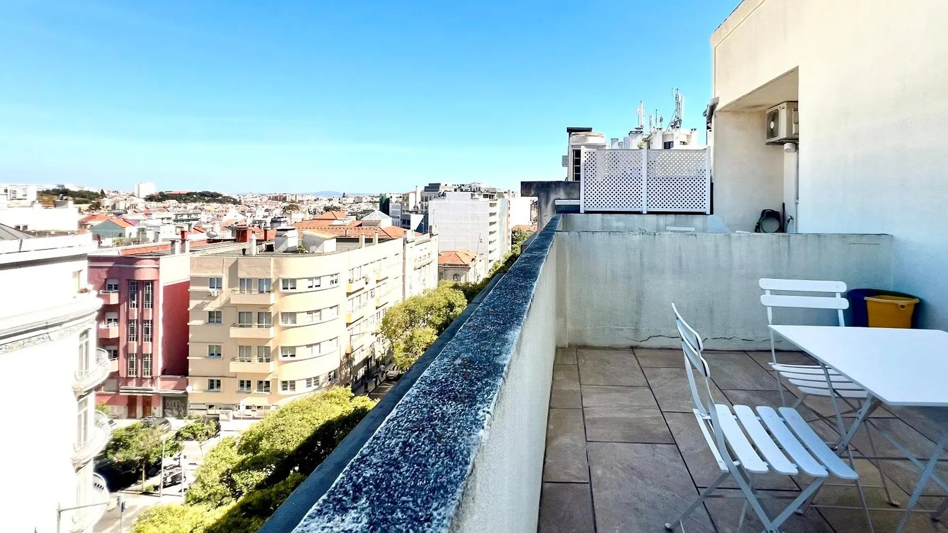 Home Out Saldanha Lisbon 0*,  Portugal