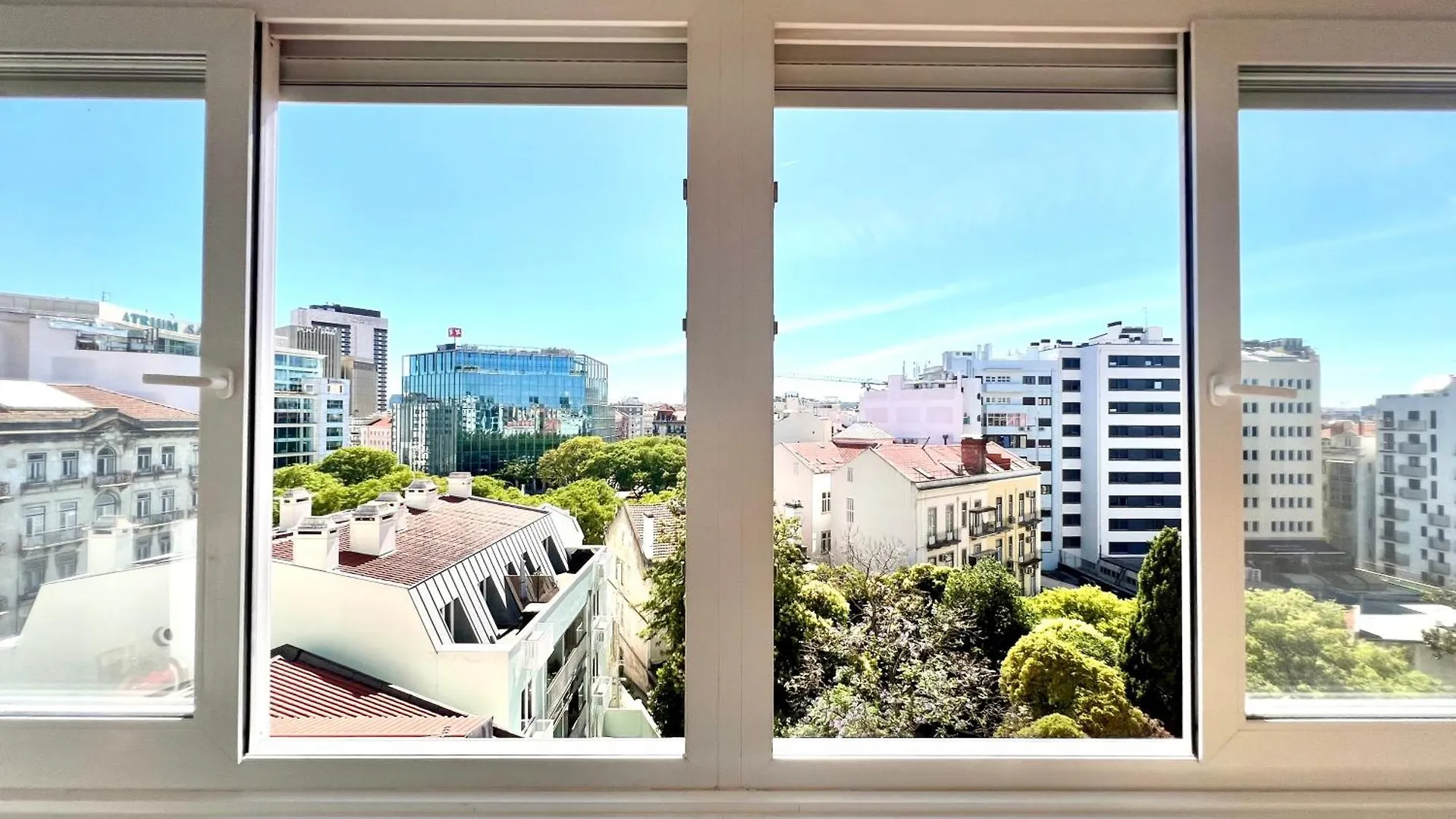 Home Out Saldanha Lisbon Apartment